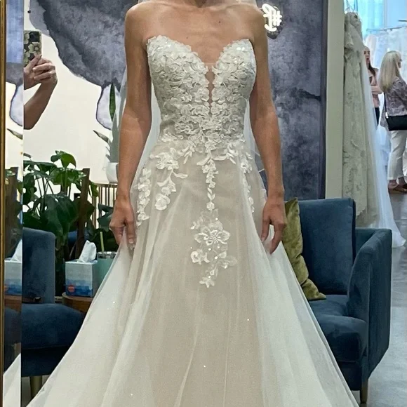 Maggie Sottero Stevie wedding dress - Picture 4 of 7